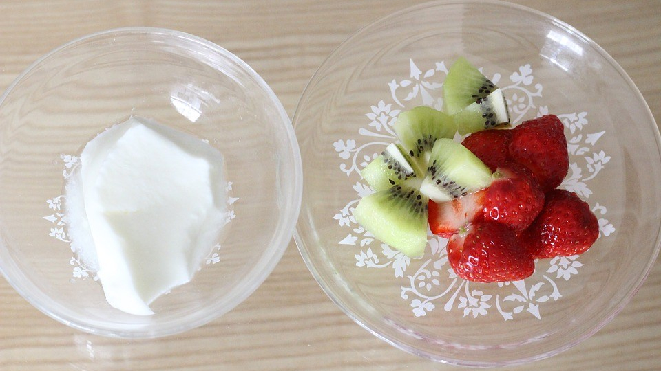 Helado de yogurt con tropezones de fruta para perros