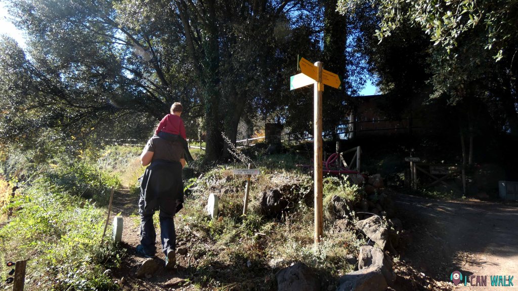 sendero delante de la casa